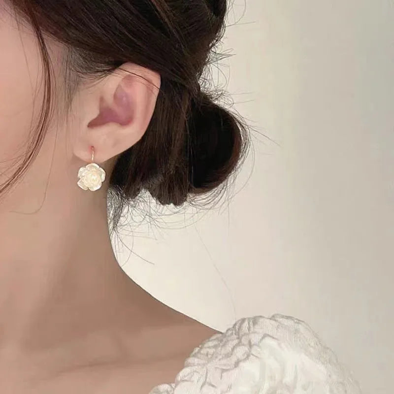 Flytonn-Luxury White Camellia Flower Dangle Earrings for Women Summer Elegant Korean Fashion Adcanced Sense Gold Color Party Jewelry