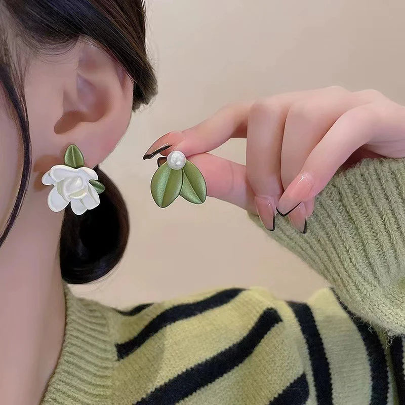 Flytonn-2024 Asymmetry Imitation Pearl  Stud Earrings  Flower  Earrings Girl New Fashion Temperament Women's Earrings Jewelry