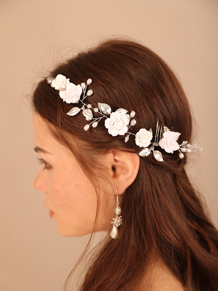 Flytonn Trendy Flower Leaf Wedding Headdress Pearl Crystal Bridal Hair Comb for Women Headband Handmade Chic Party Bride Headpiece Tiara